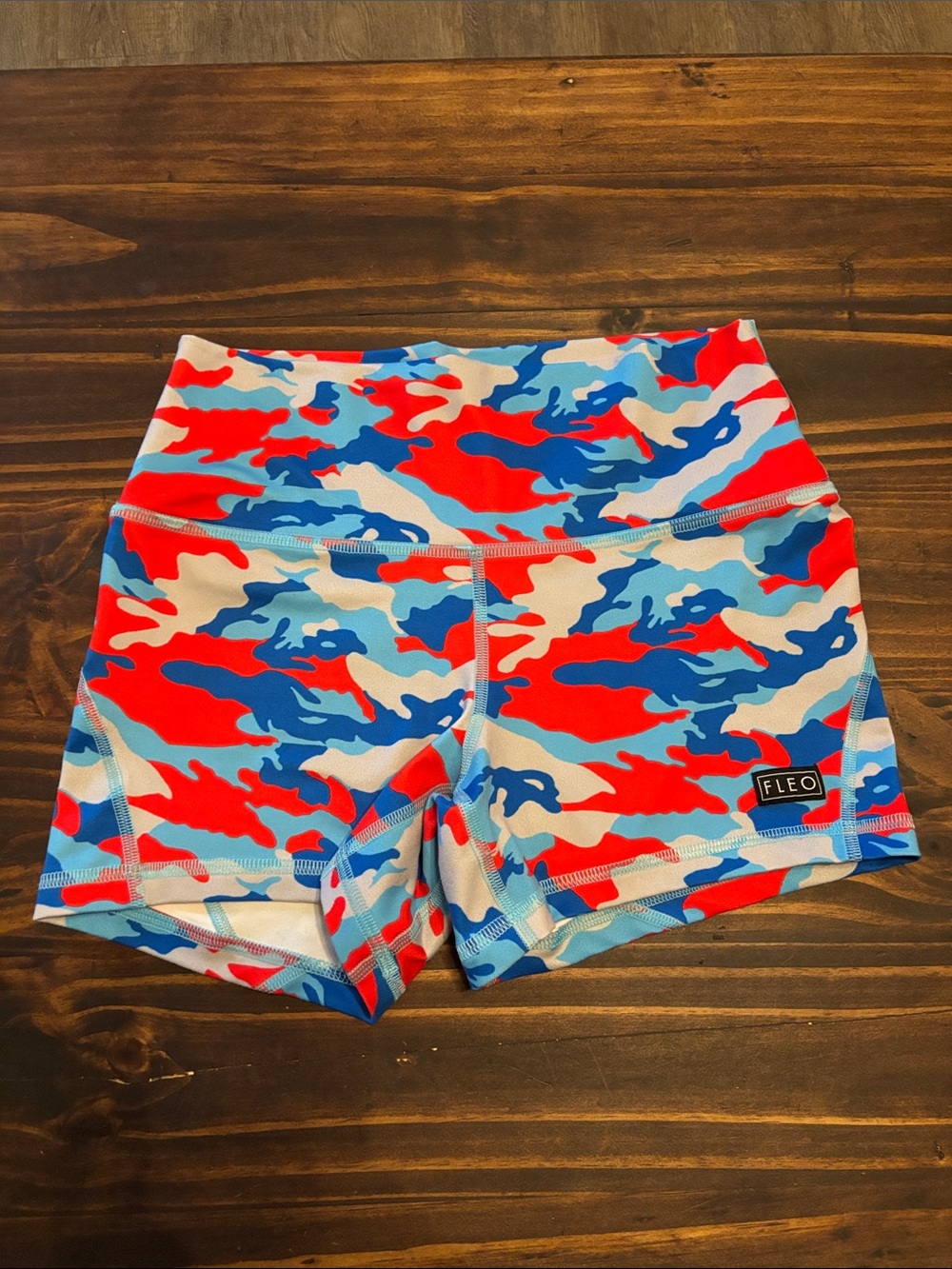 Fleo Avid americamo shorts small